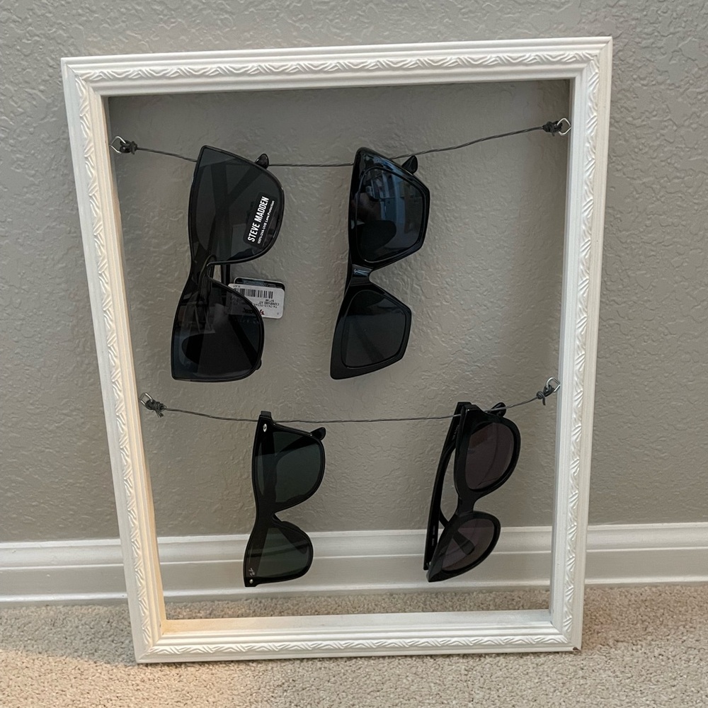 Sunglasses hanger